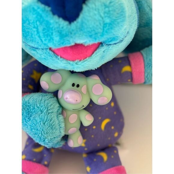 Nickelodeon Blue’s Clues & You! Bedtime Blue Light-Up Musical Stuffed Animal - Picture 3 of 8